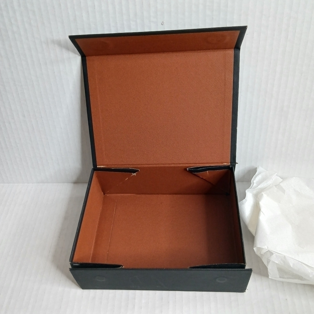 Coach Small Gift Box 2018 Magnetic Closure 5" x 7" Storage Container - Picture 12 of 13